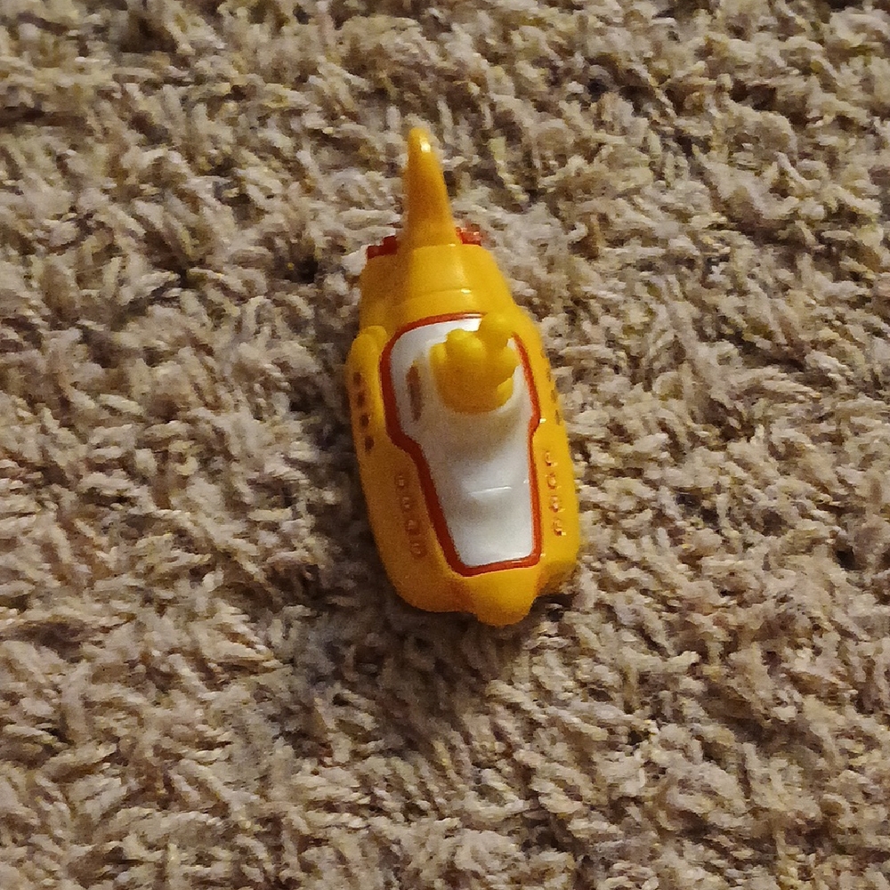 Yellow Submarine Toy for Imaginative Play - Picture 4 of 5